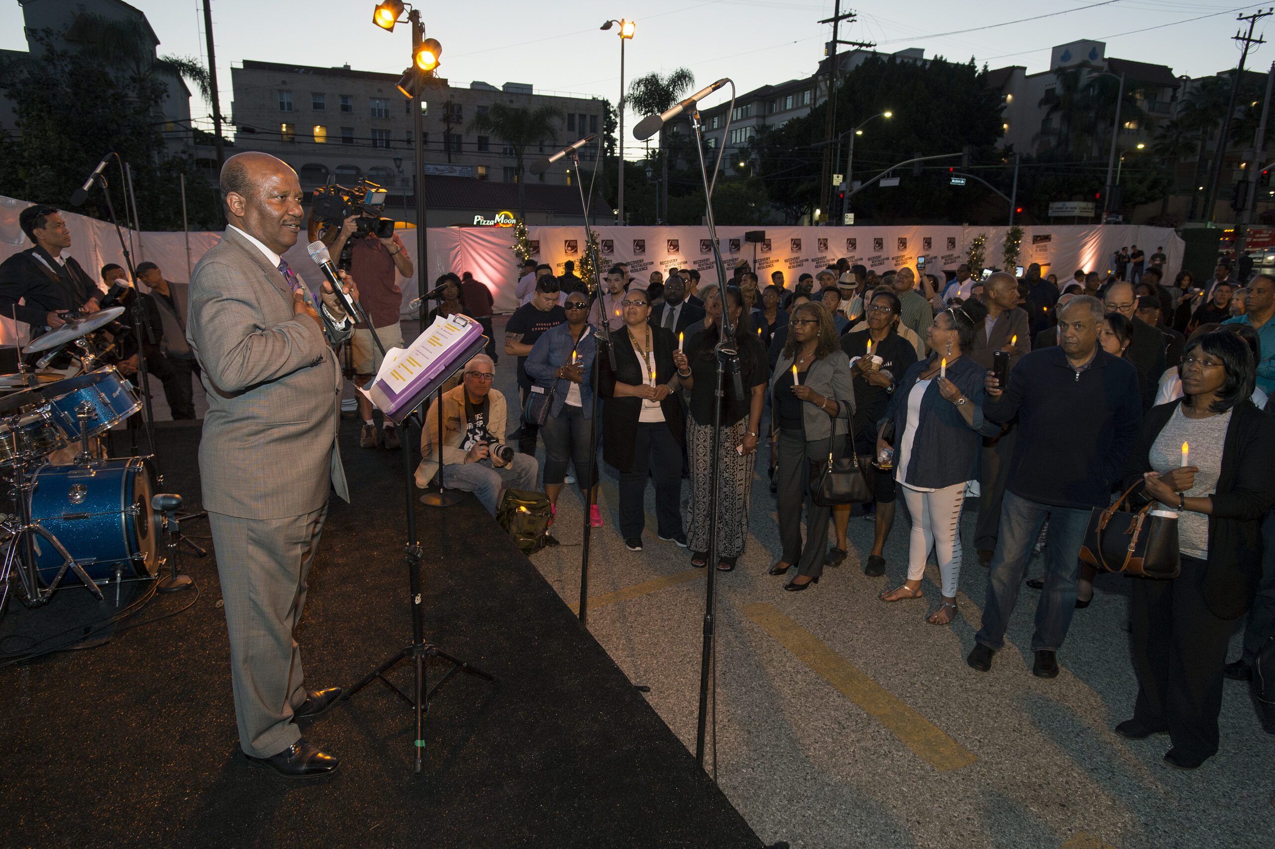 djb_0353_34271773712_o